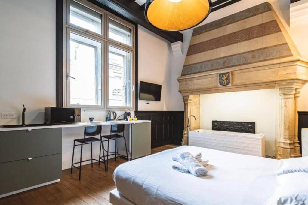 Fire, Appartement Vue Cathedrale แร็งส์ ภายนอก รูปภาพ