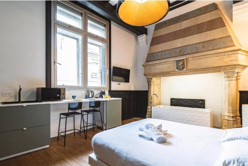 Fire, Appartement Vue Cathedrale แร็งส์ ภายนอก รูปภาพ